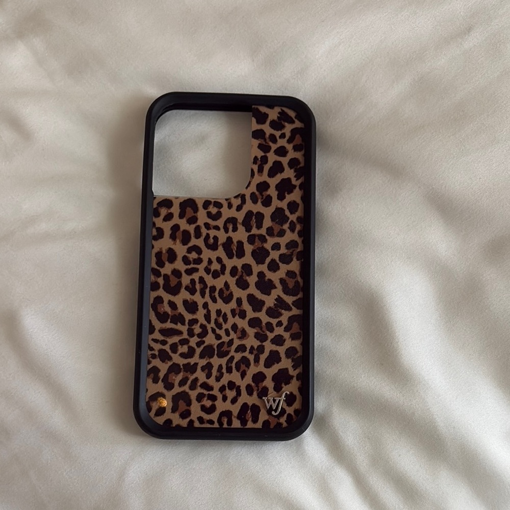 iPhone 15 Pro Wildflower Case (Meow)
